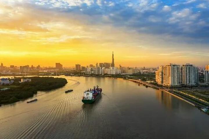 Tỏa Sáng Trên Mạng Xã Hội: Chuyên Gia Trang Điểm & Hotspot Matrix
