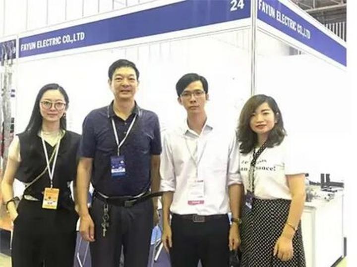 Chuyên gia Hotspot Matrix phân tích: 5 gian hàng quốc tế trên sàn và marketing video